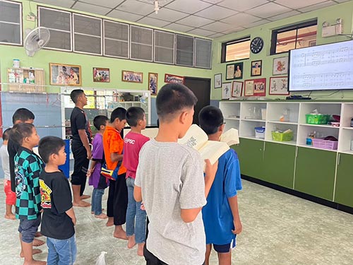 reading books Reading books